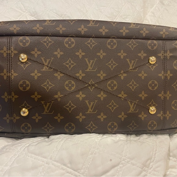 Louis Vuitton Artsy in Monogram LV - Picture 5 of 16